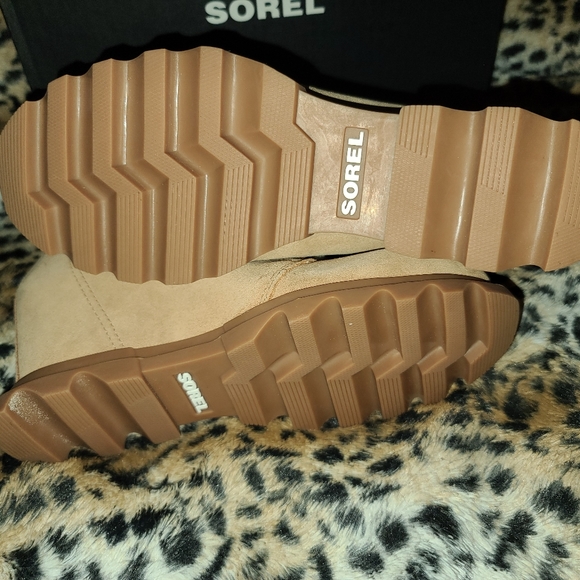 Sorel Boots - Picture 12 of 16